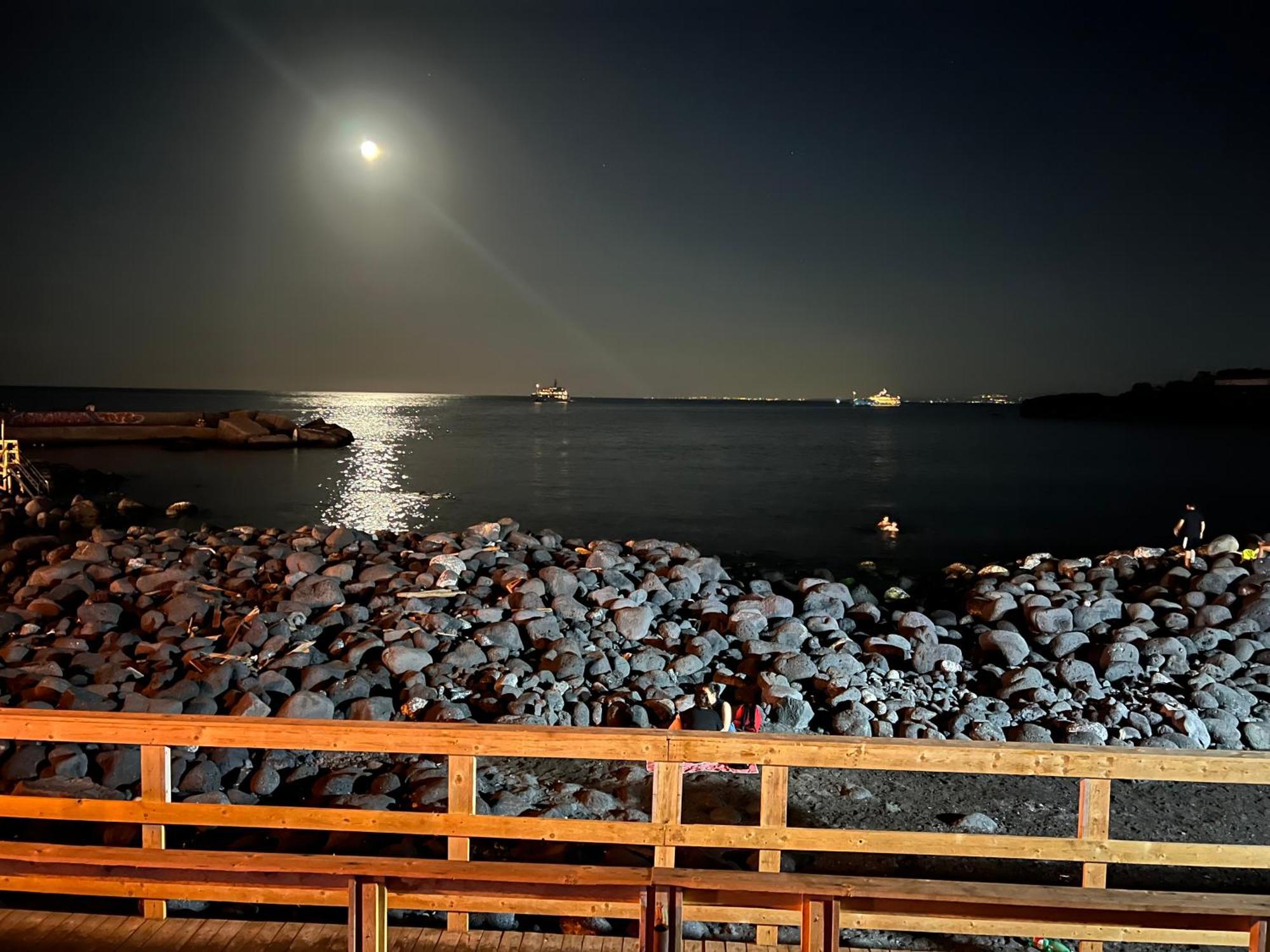 Li Cuti House - Lungomare Self Check-In Villa Catania Bagian luar foto